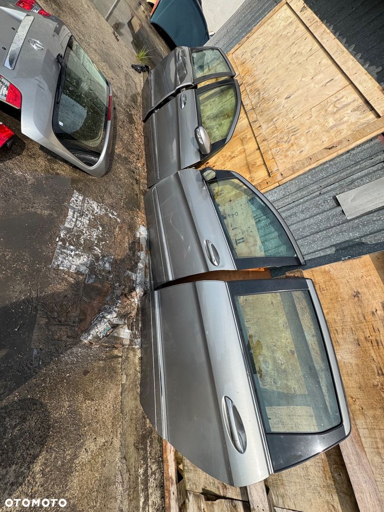 Mercedes b klasa Kolor 748 w245 benzyna manual Klima   Maska 600zl   Lampy przednie przód prawa lewa -300szt  Grill -200zl   zderzak przedni przód z chrom chromem -700zl   Pas przedni benzyna z chłodnicami wody klimy węże -900zl  podszybie -350zł   Drzwi prawe lewe przednie tylnie tył 500sztuka bez rdzy   Błotnik prawy lewy przedni przód 300zl   Klapa bagażnika klapa tył tylnia 500 zł   Zderzak tył tylni chrom 500zl   Lampy tył 100 sztuka   Próg progi -100sztuka   Belka tył tylnia 50zl - 10