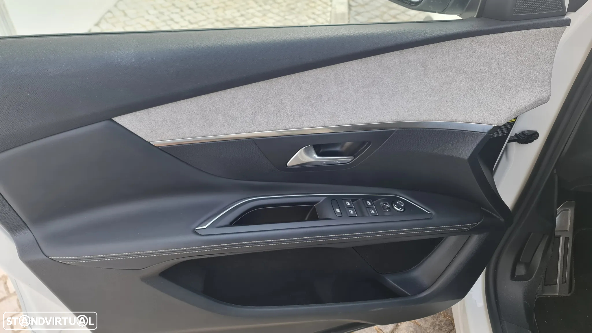 Peugeot 3008 1.6 Hybrid GT Line e-EAT8 - 11