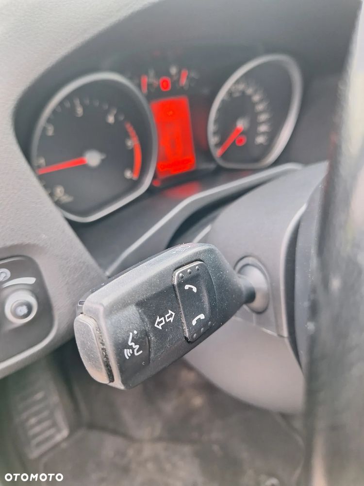 Ford Mondeo 2.0 TDCi Ambiente - 28