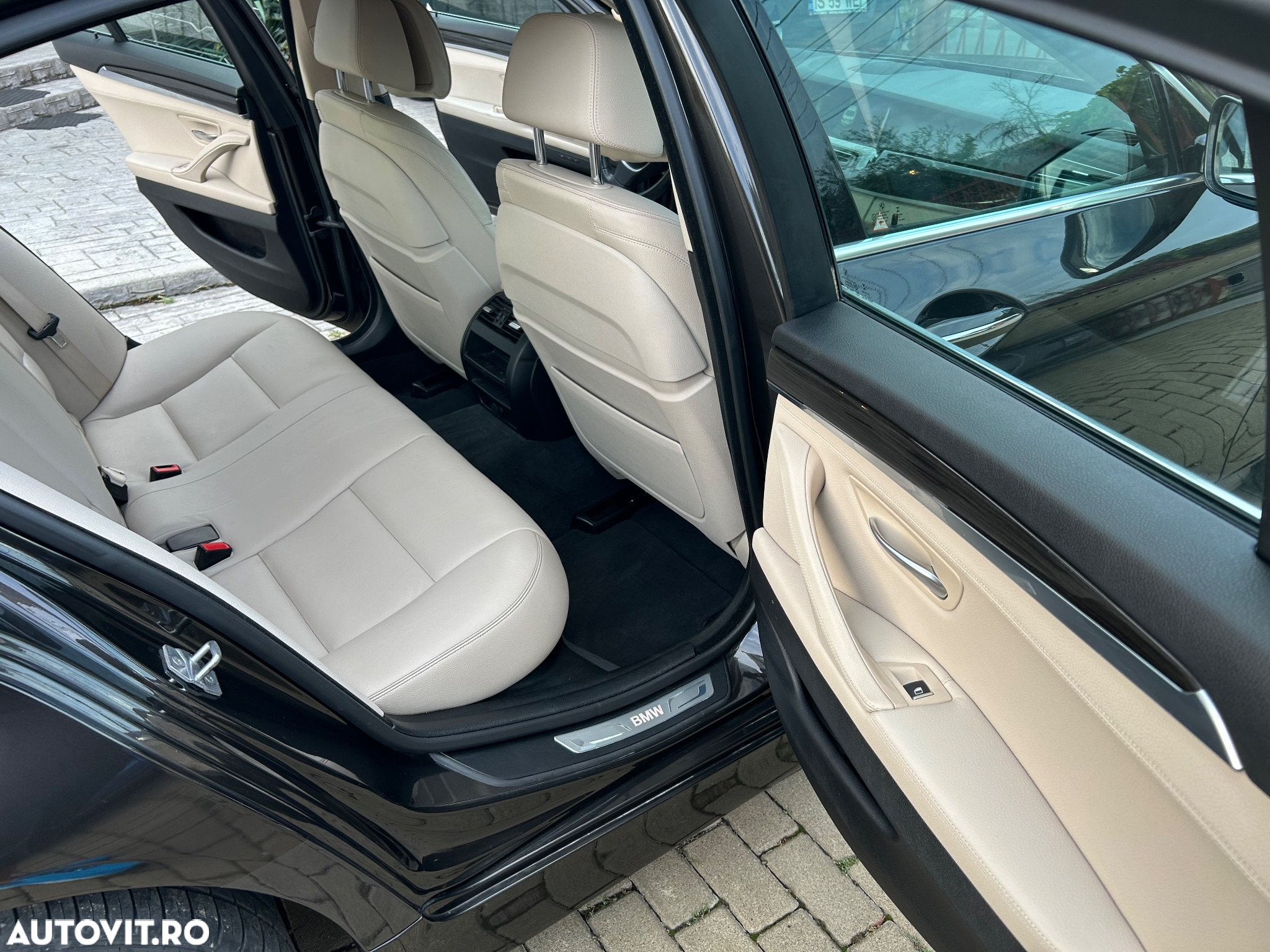 BMW Seria 5 520i Touring Aut. Luxury Line - 24