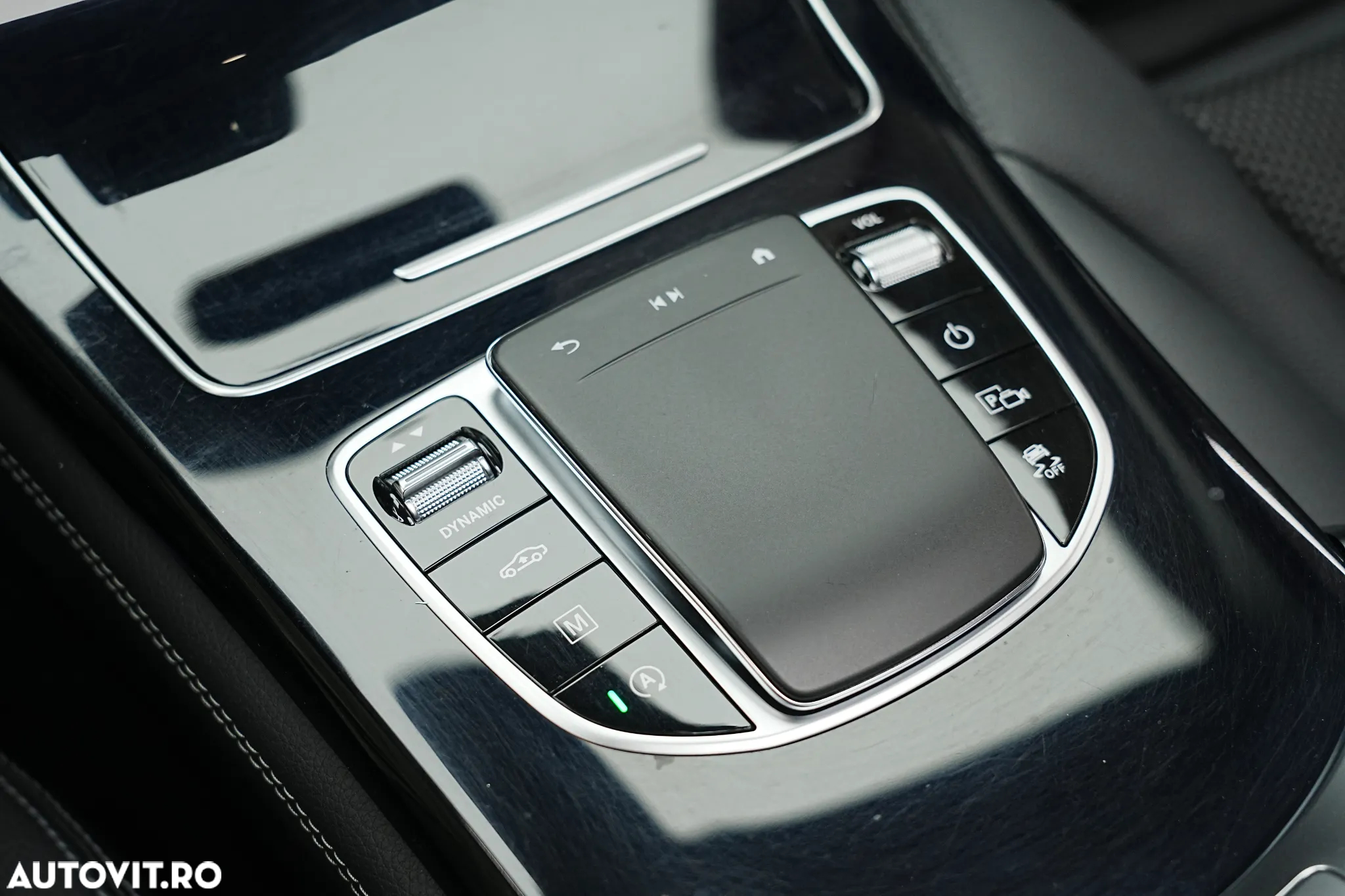 Mercedes-Benz GLC 200 4Matic 9G-TRONIC AMG Line Plus - 34