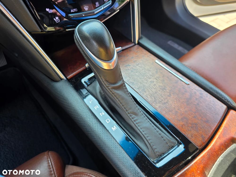 Cadillac XTS - 34