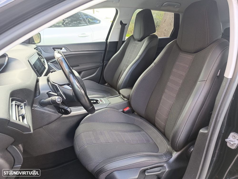 Peugeot 308 SW 1.2 PureTech Allure EAT8 - 14