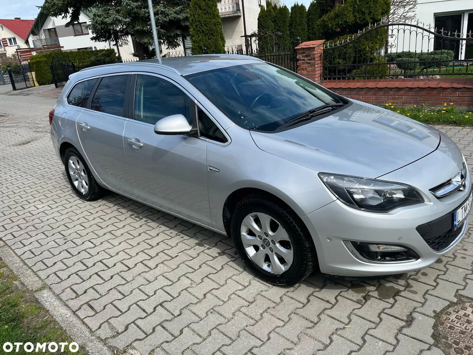 Opel Astra IV 1.6 CDTI Cosmo - 1