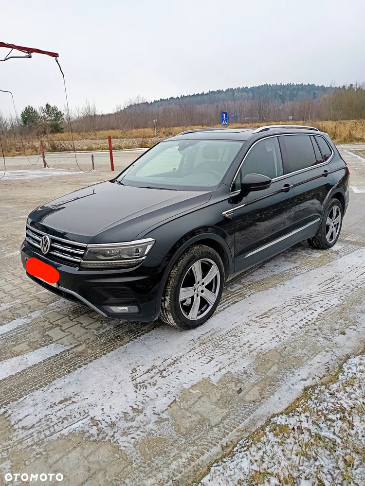 Volkswagen Tiguan - 1