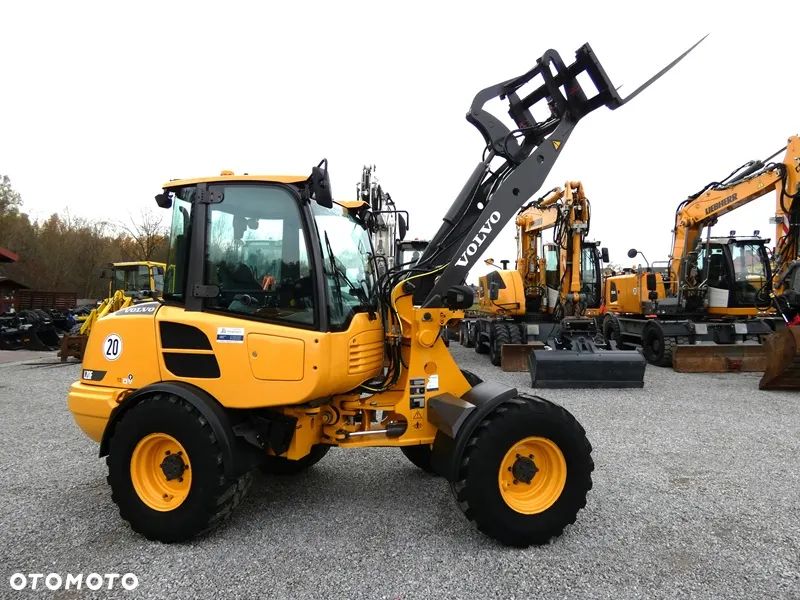 Volvo L20F Z Niemiec / Tylko 2.300mtg / Stan Idealny / - 38