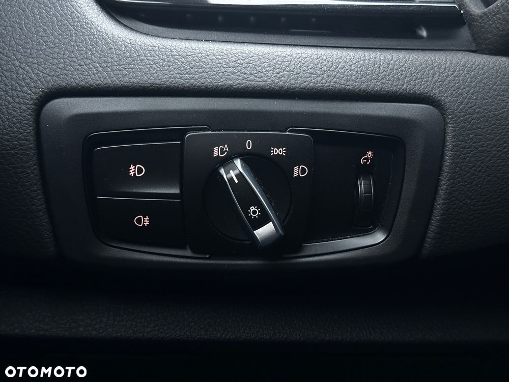BMW Seria 2 218i - 15