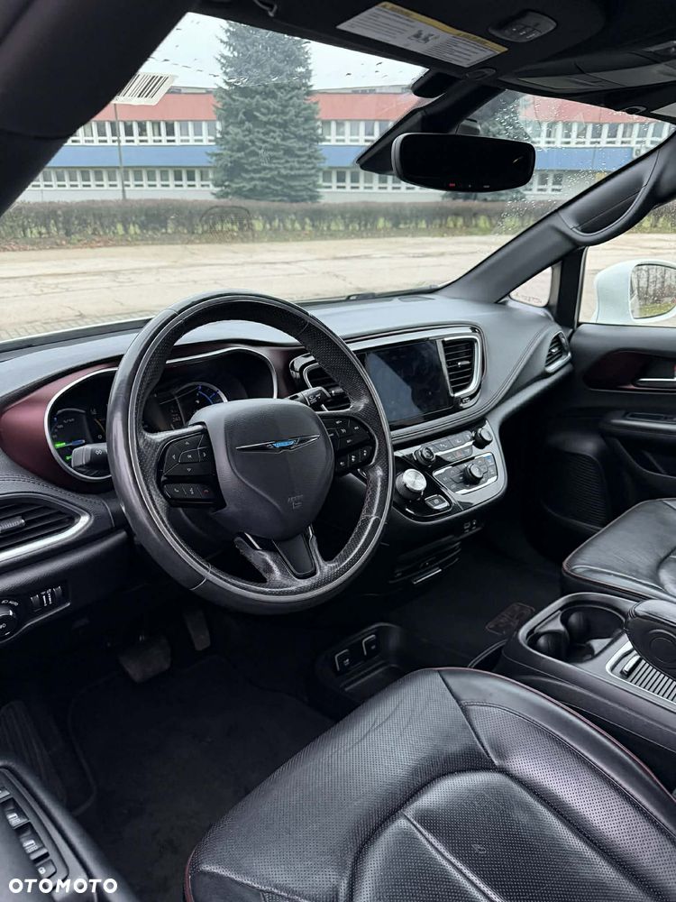 Chrysler Pacifica - 20