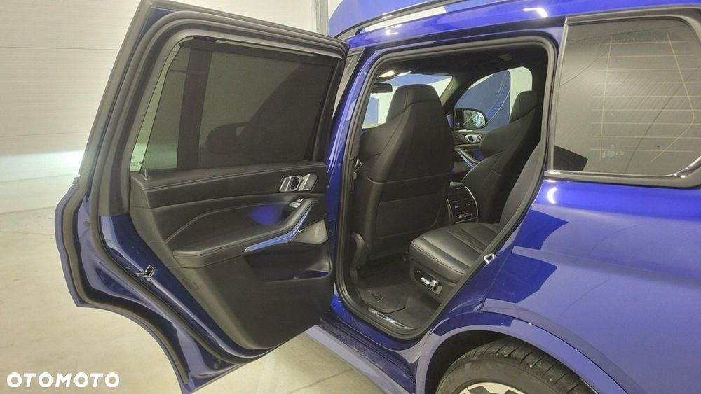 BMW X7 - 25