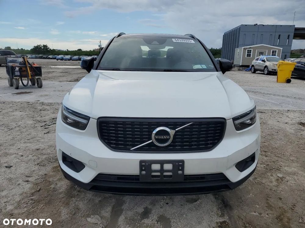 Volvo XC 40 T5 AWD R-Design - 5
