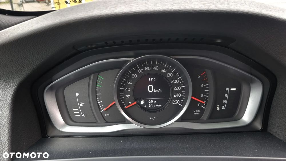 Volvo V60 D4 Geartronic Momentum - 24