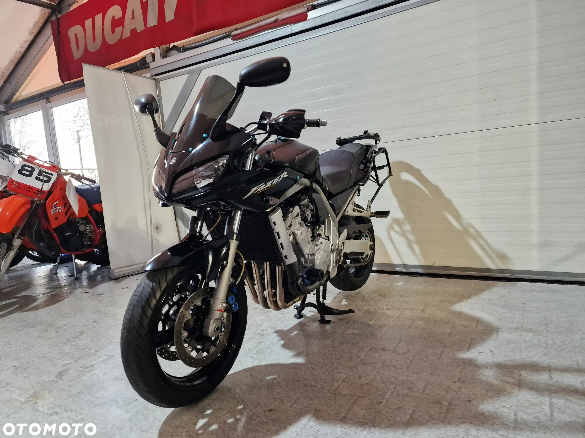 Yamaha FZS - 6