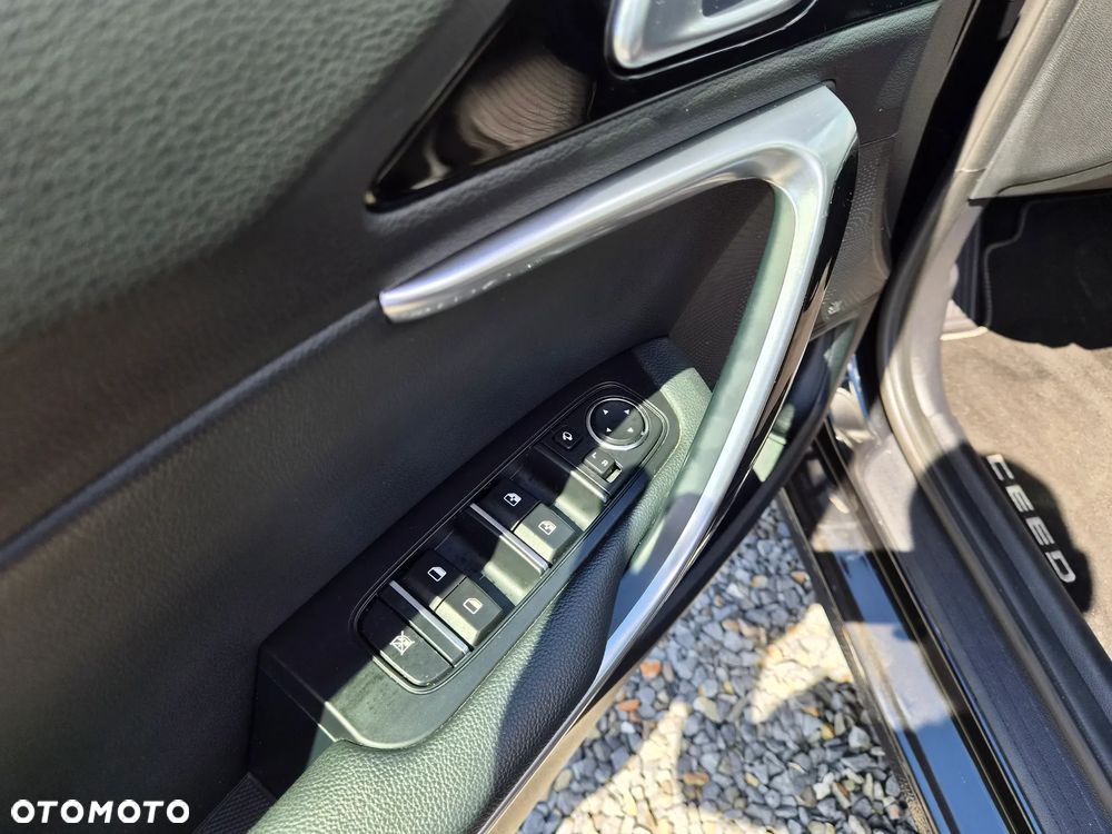 Kia Ceed 1.5 T-GDI DCT7 OPF Platinum Edition - 10