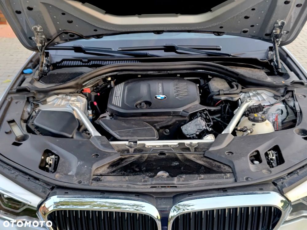 BMW Seria 5 520d Sport Line sport - 8