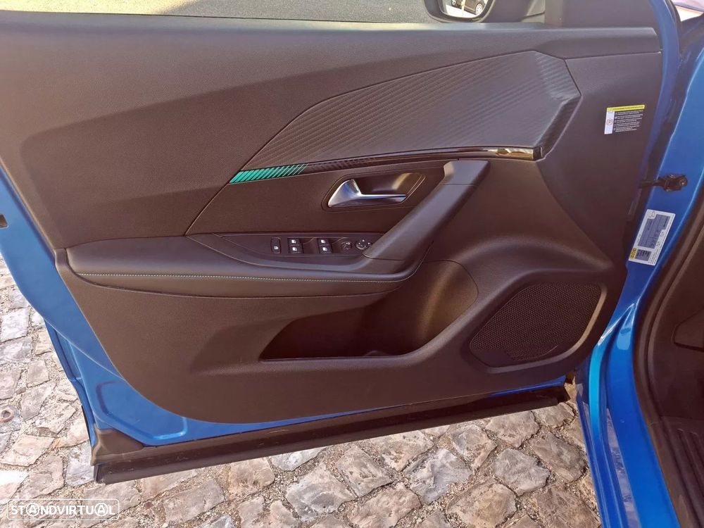 Peugeot e-2008 50 kWh Allure Pack - 9