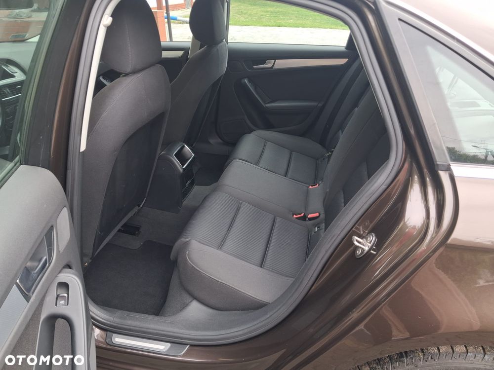 Audi A4 Limousine - 8