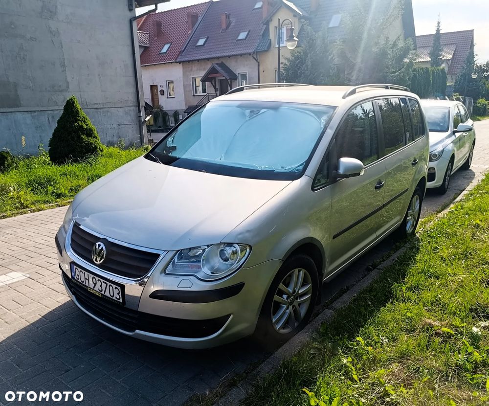 Volkswagen Touran - 2