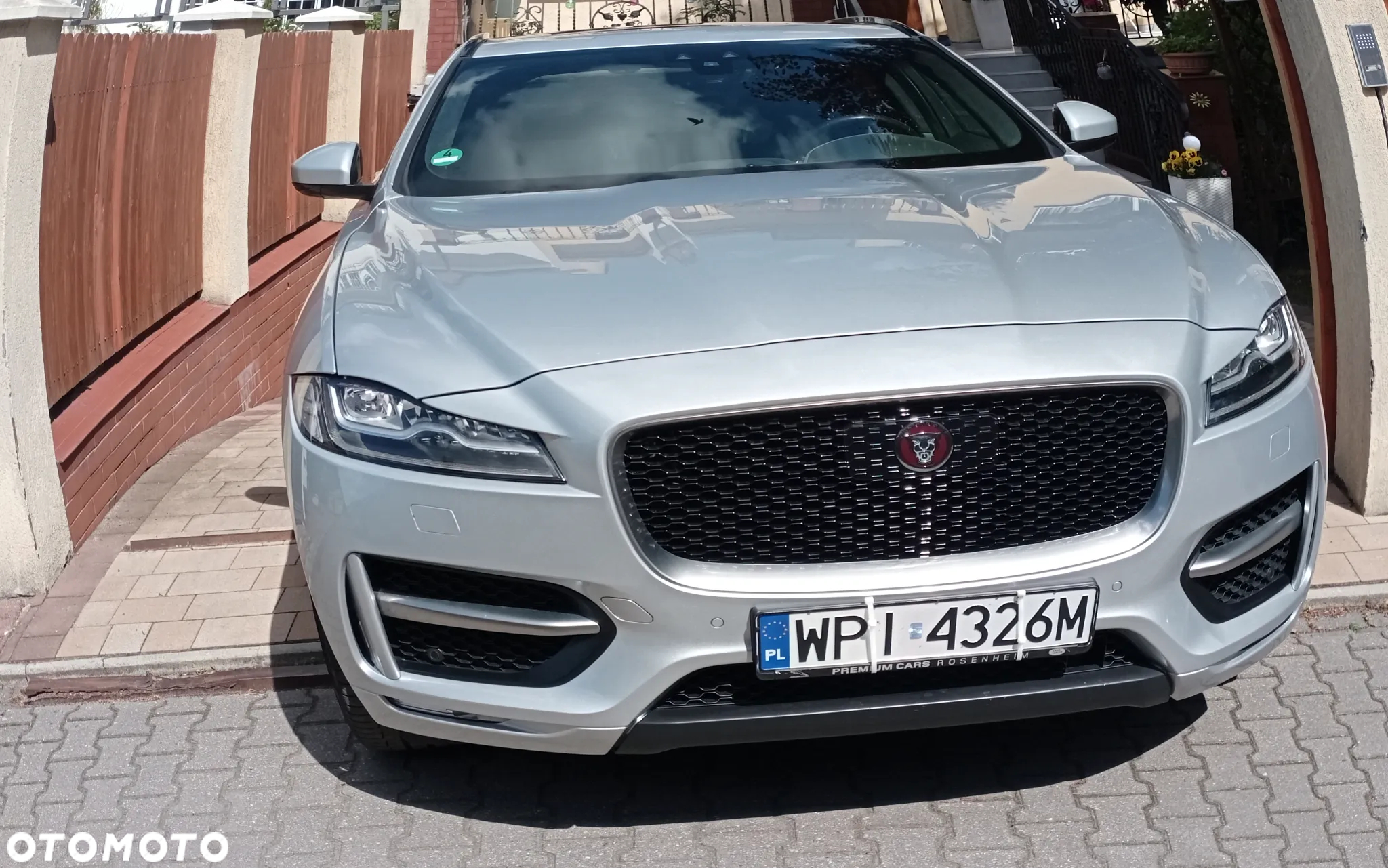 Jaguar F-Pace 2.0 i4D AWD R-Sport - 33