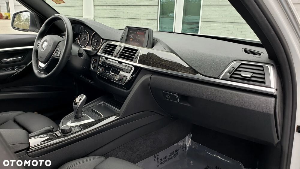 BMW Seria 3 330i Sport Line - 15