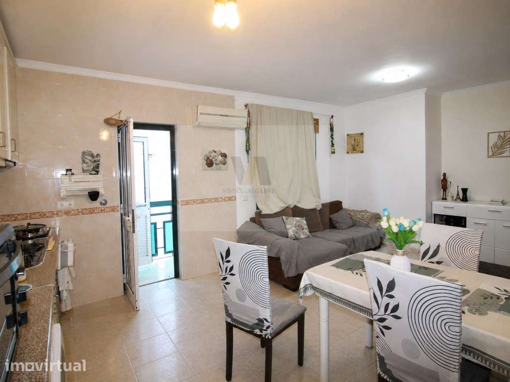 Apartamento T3 transformado em T2 em zona nobre de Olhão - Grande imagem: 2/8