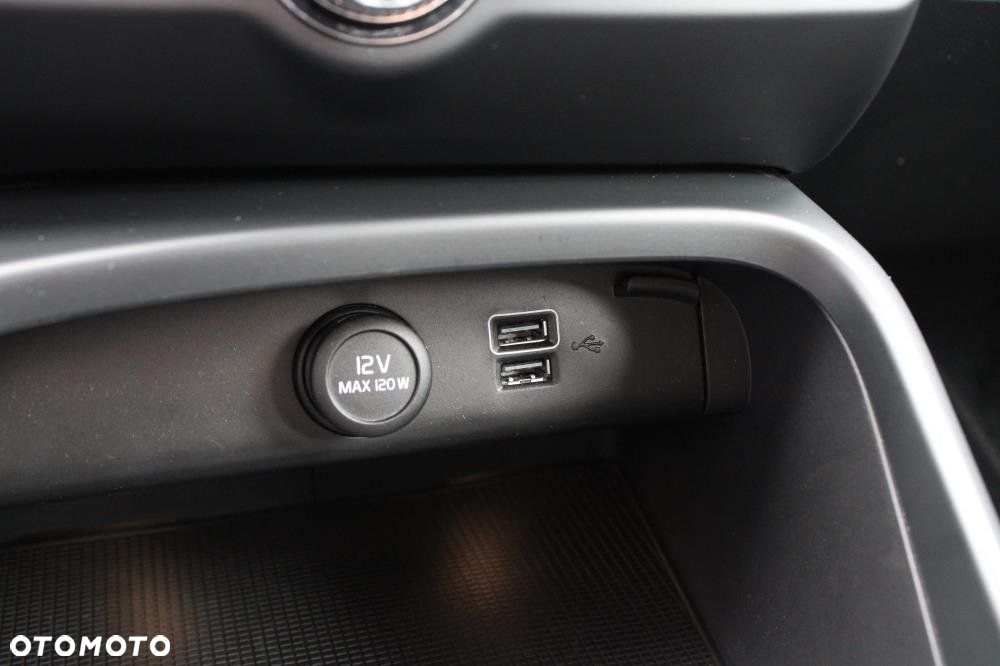 Volvo XC 40 - 23