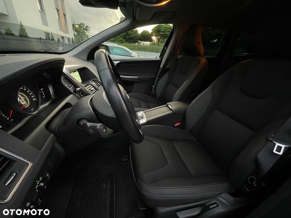 Volvo XC 60 D4 AWD Momentum - 15