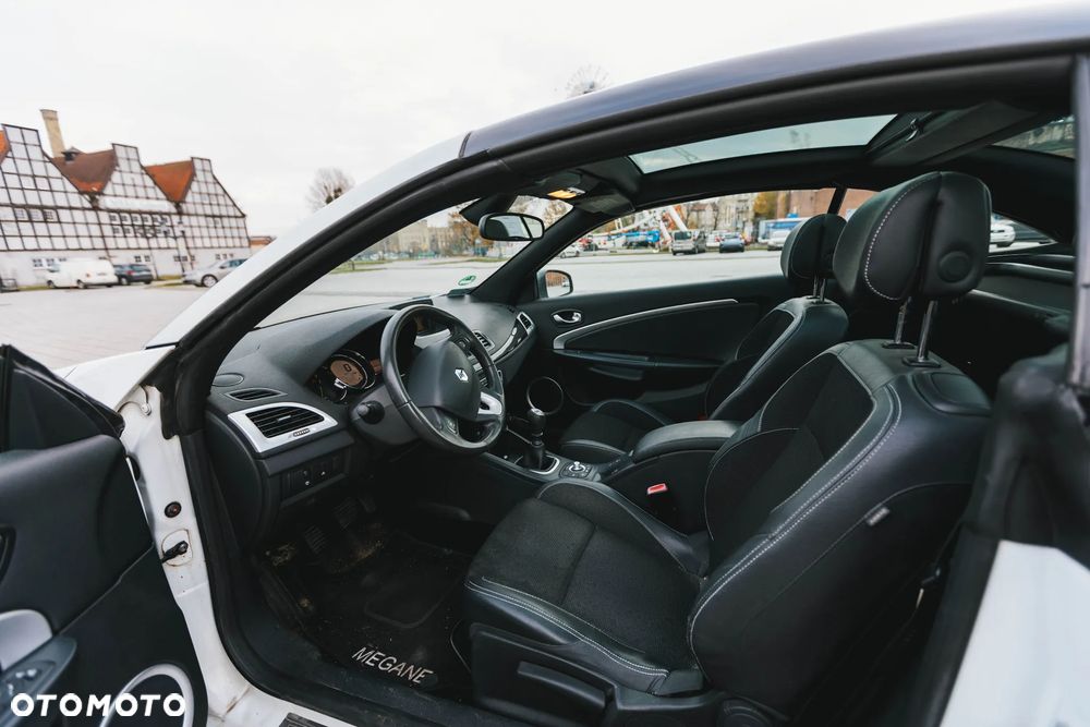 Renault Megane III CC 10-13 - 10