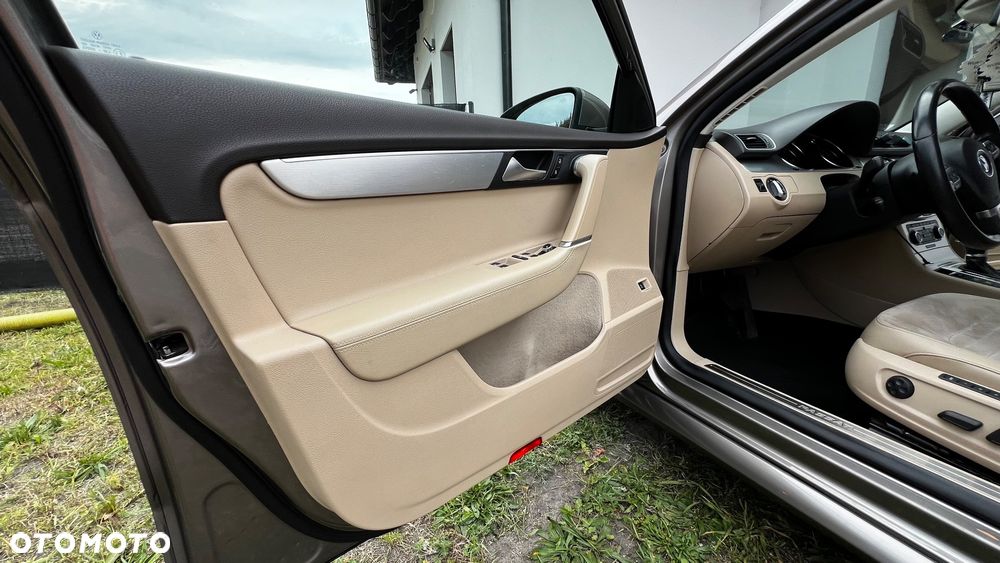 Volkswagen Passat - 17