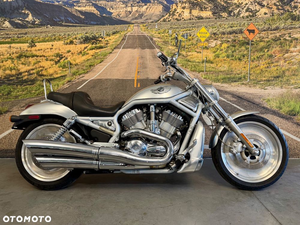 Harley-Davidson V-Rod Street Rod - 1