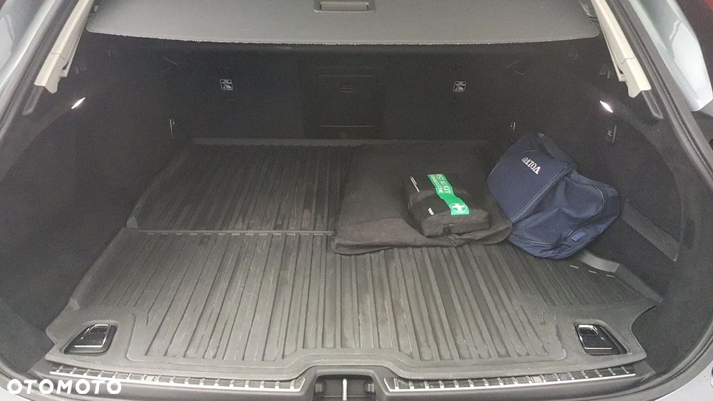 Volvo V90 D5 SCR AWD Momentum Pro - 10