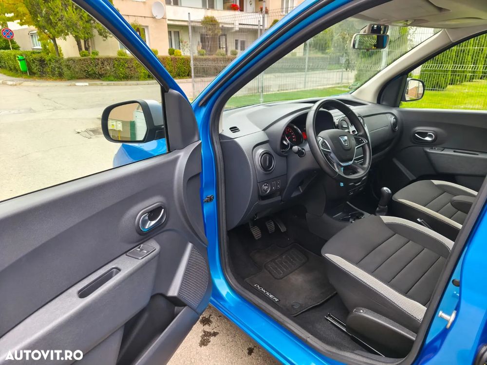 Dacia Dokker SCe 100 Stepway Celebration - 4