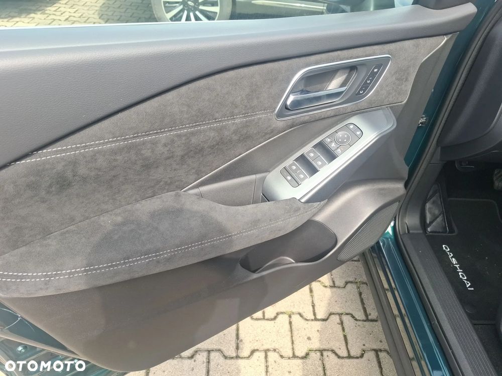 Nissan Qashqai 1.3 DIG-T MHEV 4x4 Tekna+ Xtronic - 9