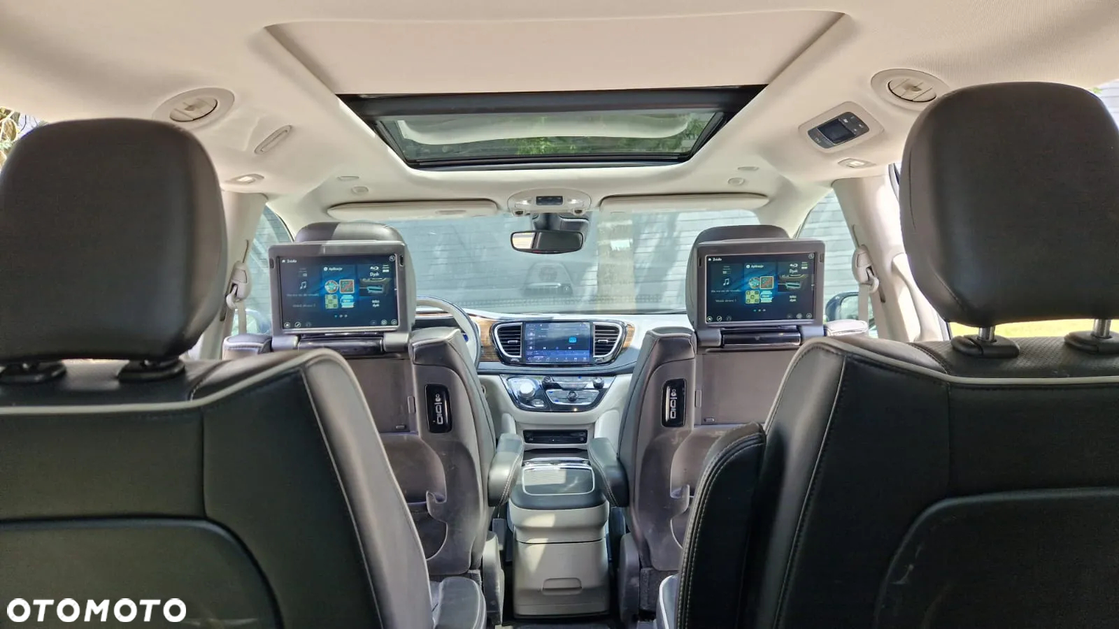 Chrysler Pacifica - 29