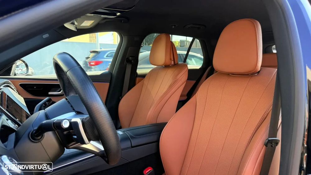 Mercedes-Benz E 300 de AMG Line - 18