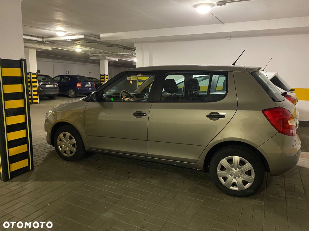 Skoda Fabia 1.4 16V Active Plus - 9