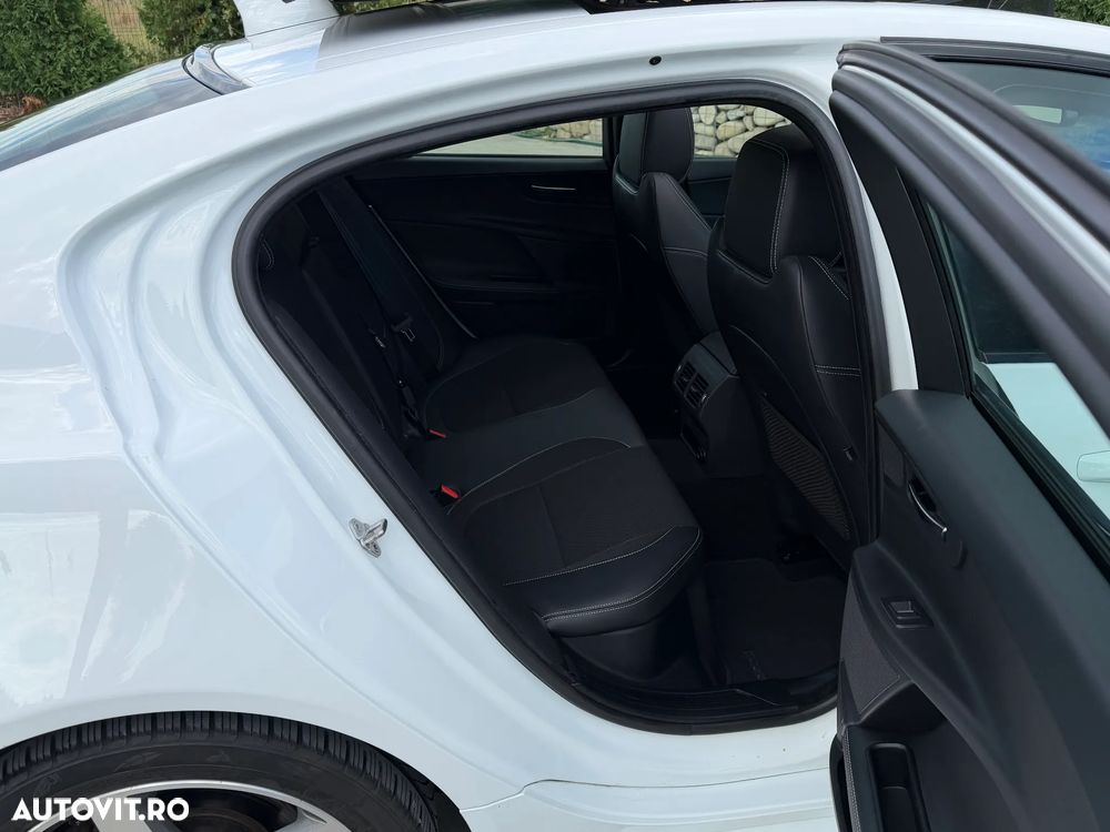 Jaguar XE 20d Aut. R-Sport - 10