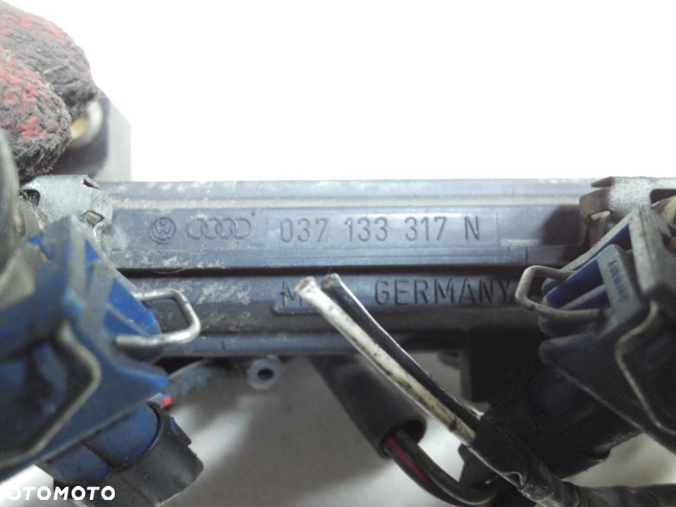 LISTWA WTRYSKOWA WTRYSKI PASSAT B4 3A0 1.6 BENZYNA Numer katalogowy oryginału: 037133317N - 2
