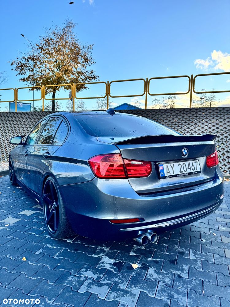BMW Seria 3 316d Sport Line - 12