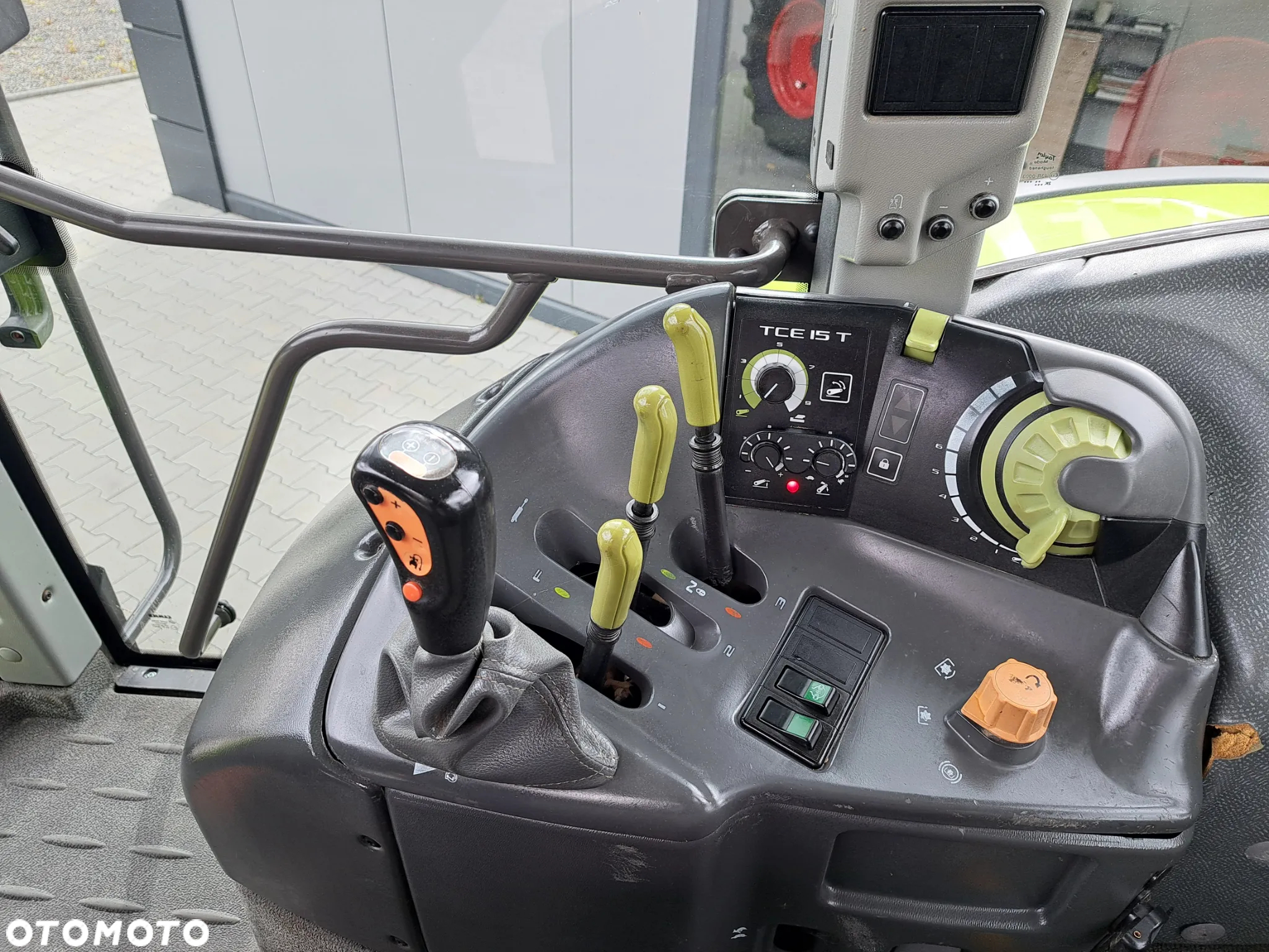 Claas ARES 657 ATZ - 12
