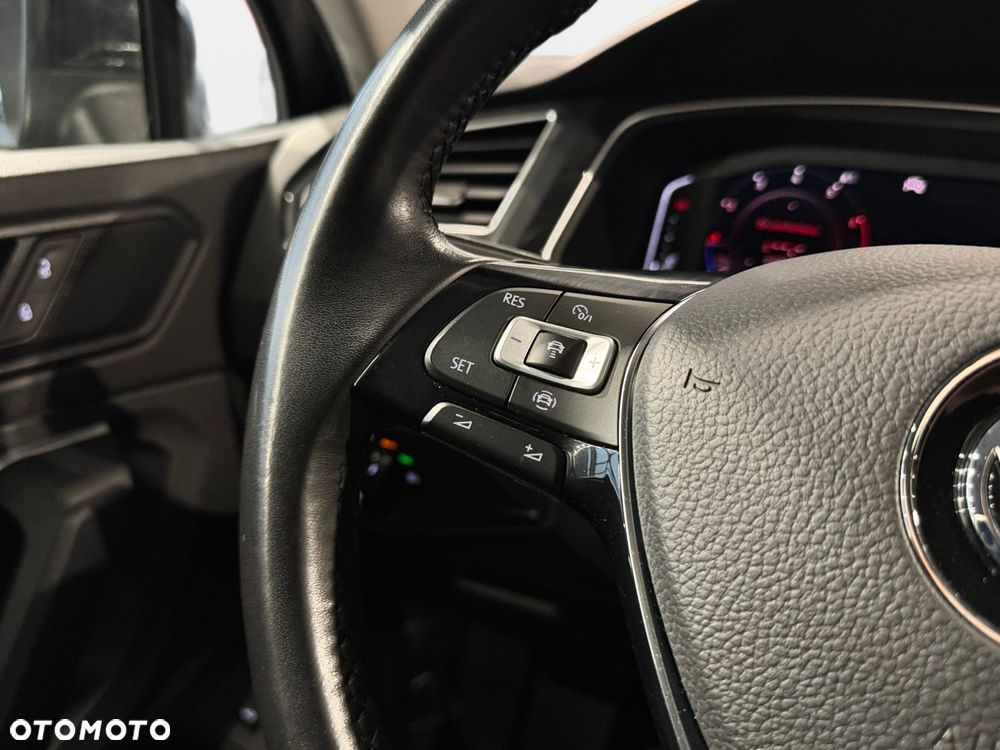 Volkswagen Tiguan - 23
