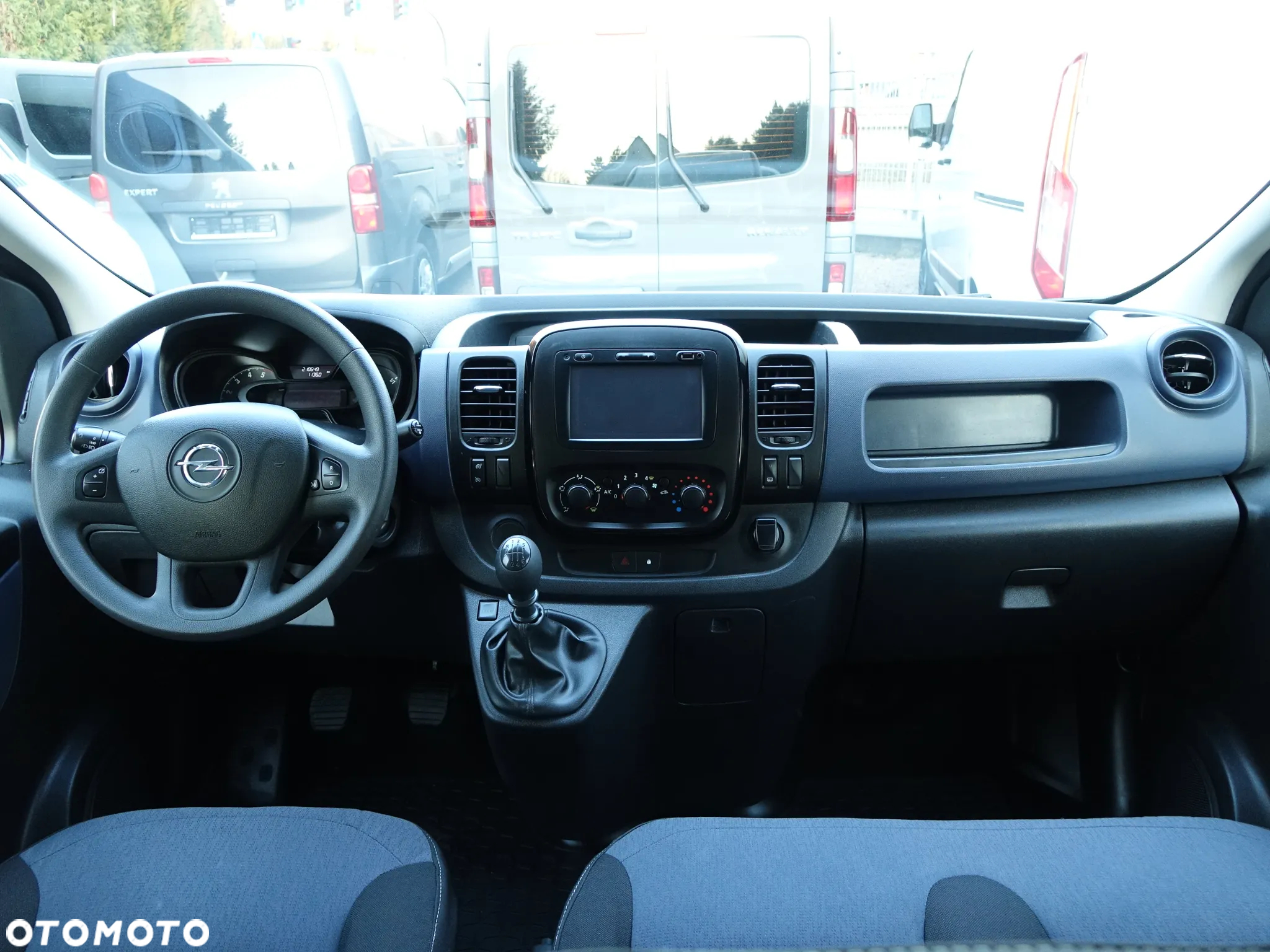 Opel Vivaro 6-osobowy brygadówka L1H1 - 13