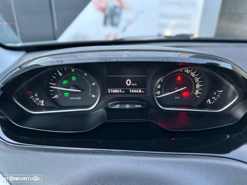 Peugeot 208 e-HDi 92 Stop&Start Style - 21