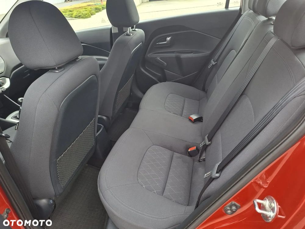 Kia Rio 1.2 M - 11