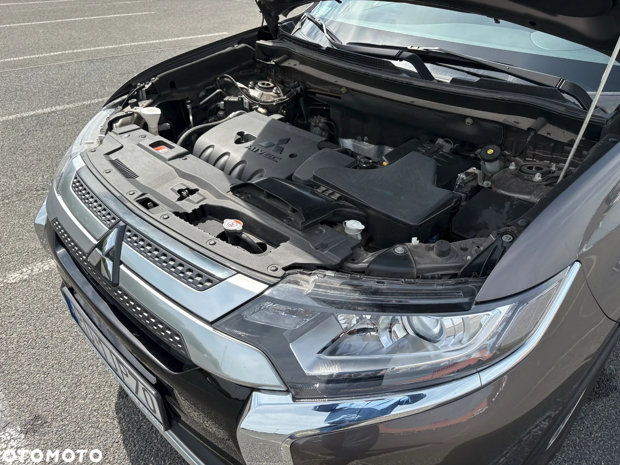 Mitsubishi Outlander 2.0 Invite + 2WD - 11