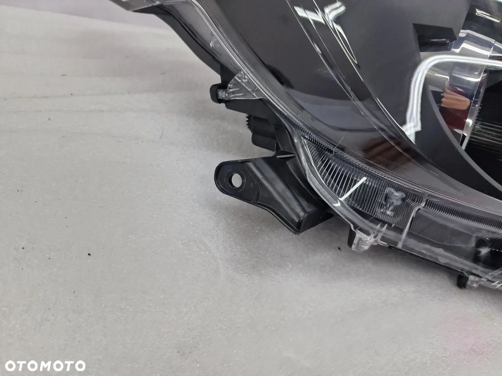 TOYOTA YARIS IV 19- LEWA / PRAWA ZWYKŁA SOCZEWKA LAMPA PRZEDNIA PRZÓD , NR KOITO K0-6 , NR AUKCJI LA47 - 4