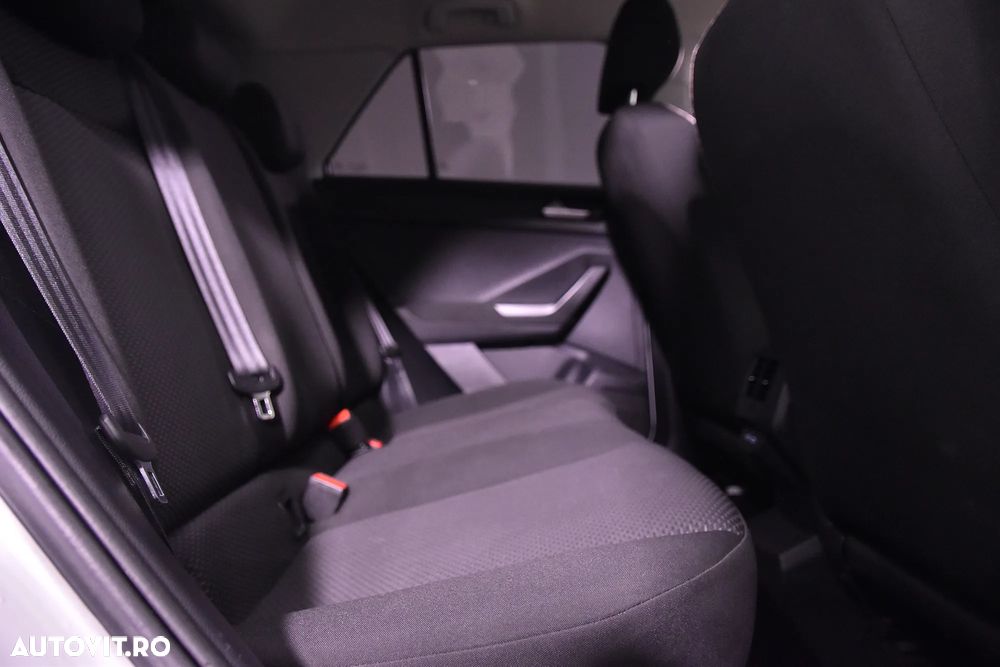 Volkswagen T-Roc - 12