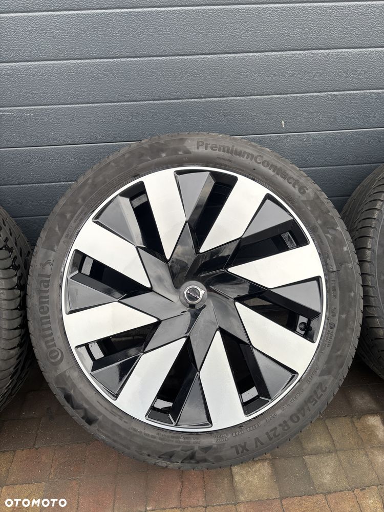 Alufelgi z Oponami Volvo 5x108 9Jx21 ET 38 275/40/21 Continental - 4