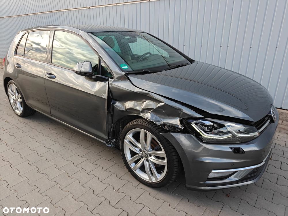 Volkswagen Golf - 23