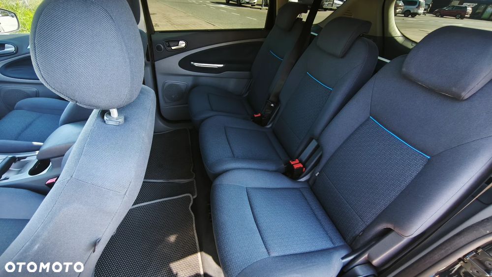 Ford S-Max - 26