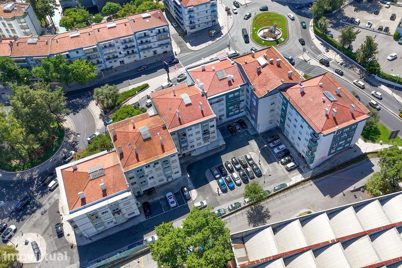 T2 em Linda-a-velha: conforto, centralidade e tranquilidade a poucos m - Grande imagem: 2/36
